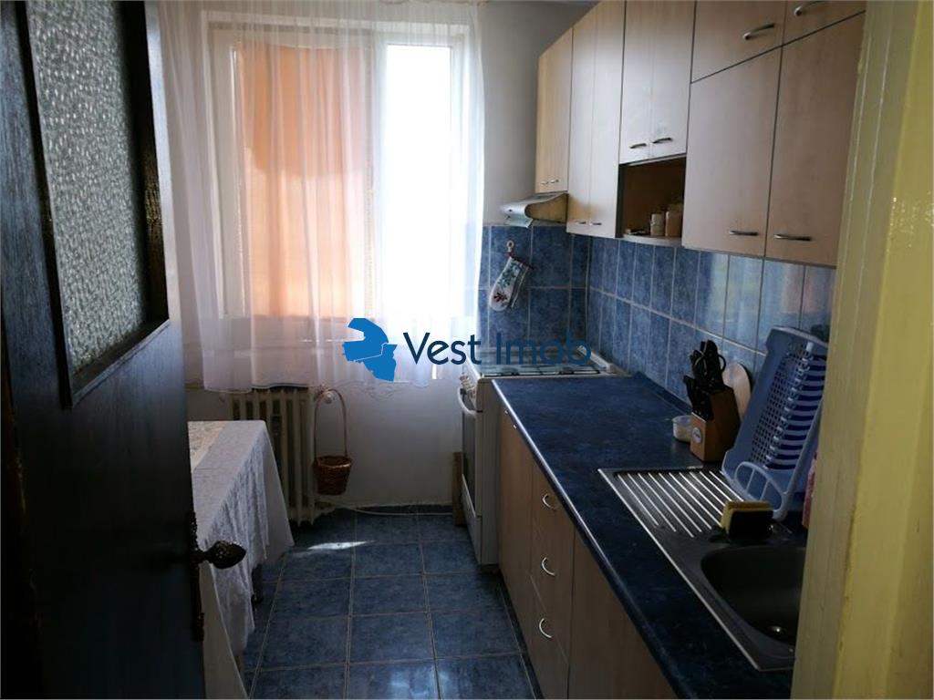 Vanzare Apartament trei camere Drumul Taberei / Valea Ialomitei, 10/10, 51900 Euro
