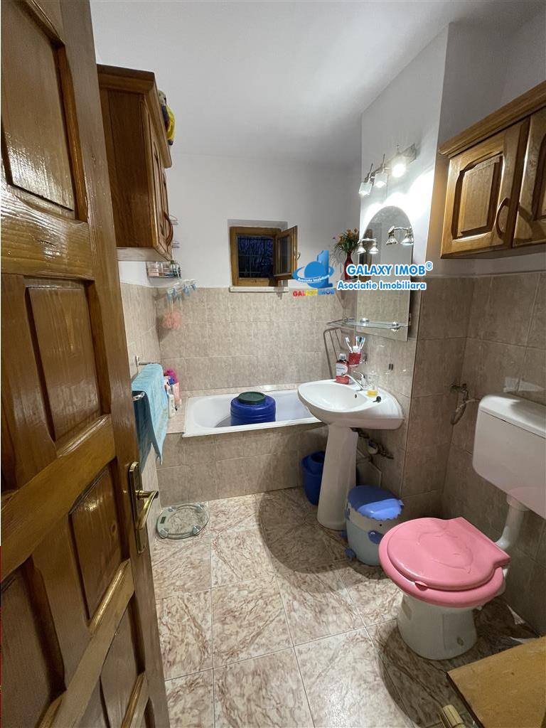 Vanzare apartament 2 camere, semidecomandat, zona Enachita Vacarescu.