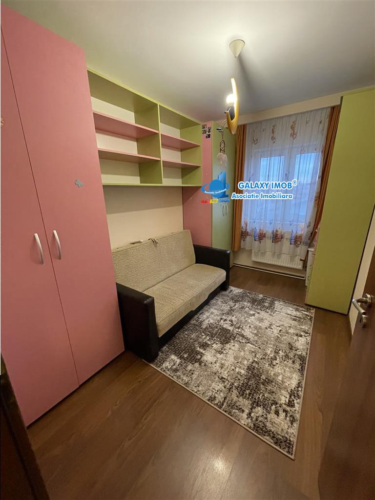 Vanzare apartament 3 camere, decomandat, zona Centrala, Ploiesti.