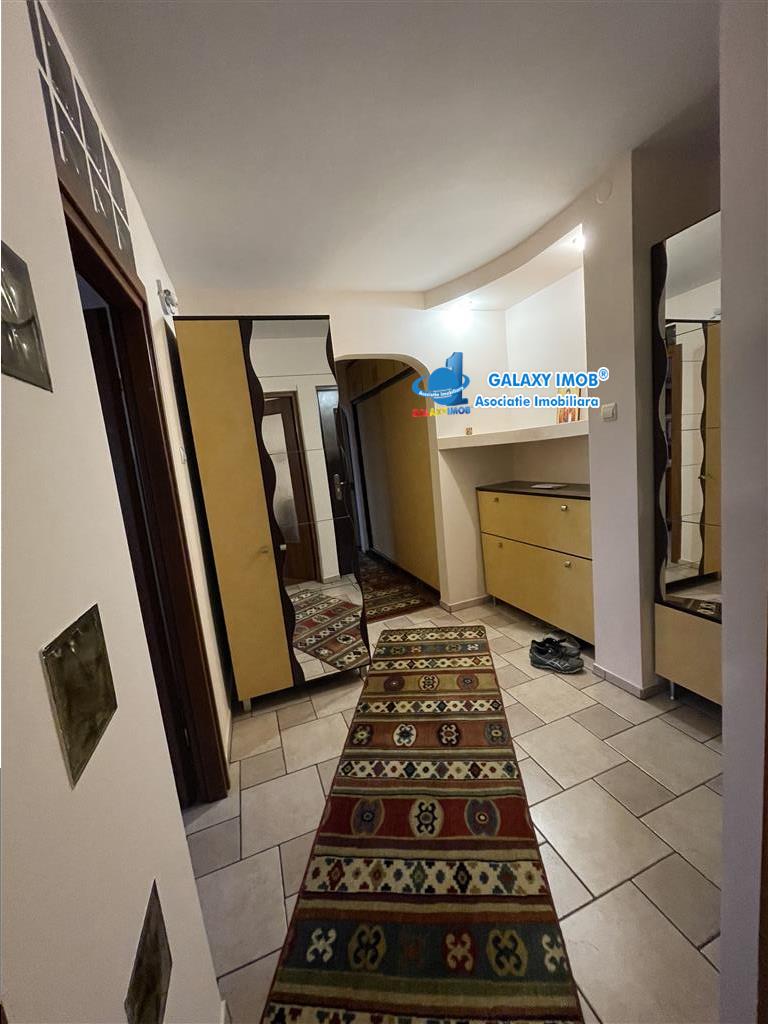 Vanzare apartament 3 camere, decomandat, zona Centrala, Ploiesti.