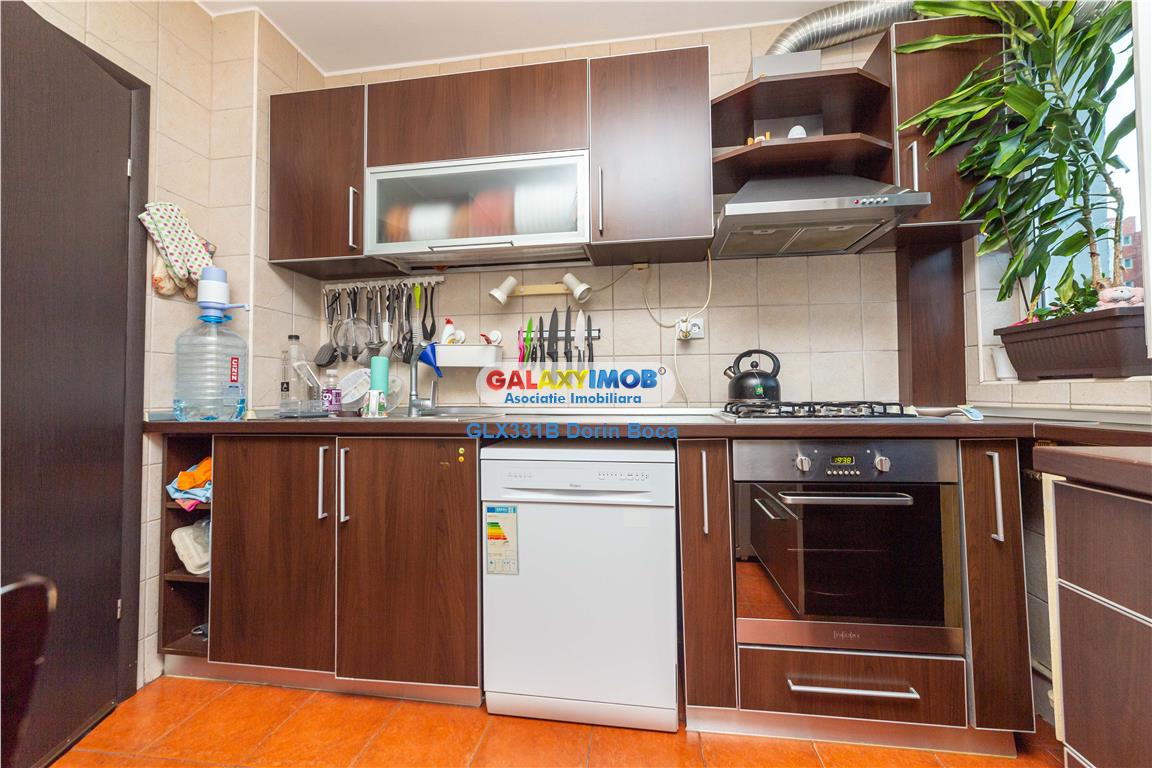 Vanzare apartament de 3 camere TITAN (Eufrosina Popescu) Baba Novac