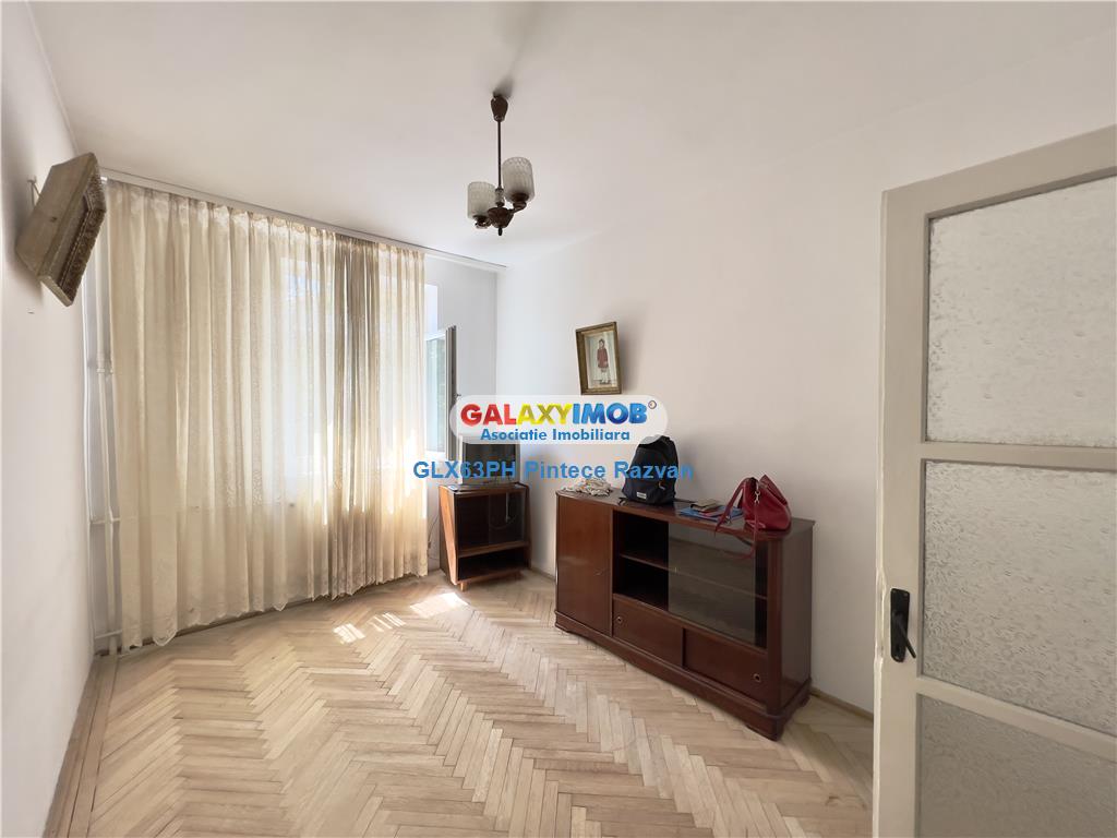 Apartament 3 camere 77 mp, boxa, Bulevardul Castanilor Sud, Ploiesti