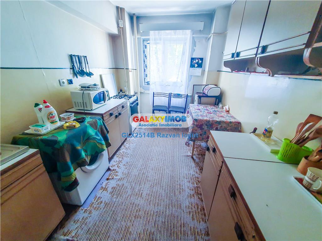 Apartament 4 camere decomandat MIramar - Bd. Chisinau