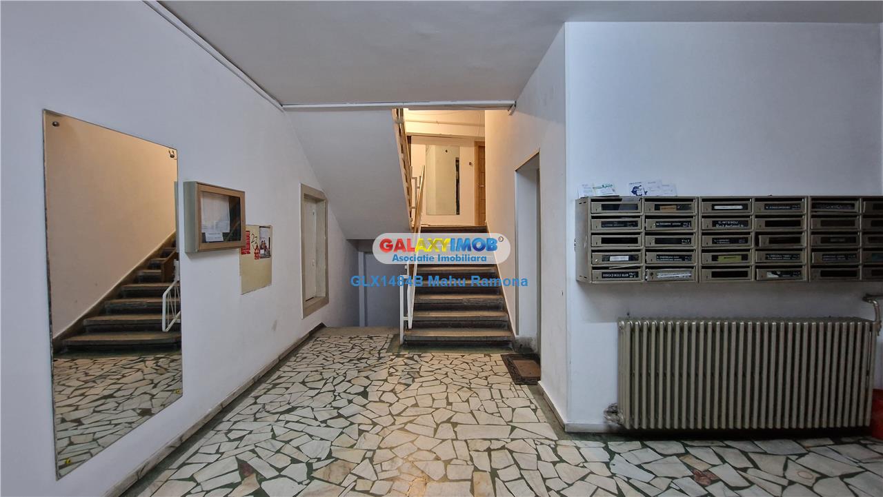 Apartament 3 camere, decomandat, balcon mare, Bd. Dacia - Pt. Gemeni