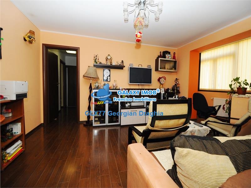 Vanzare apartament 3 camere Drumul Taberei Moghioros - Favorit