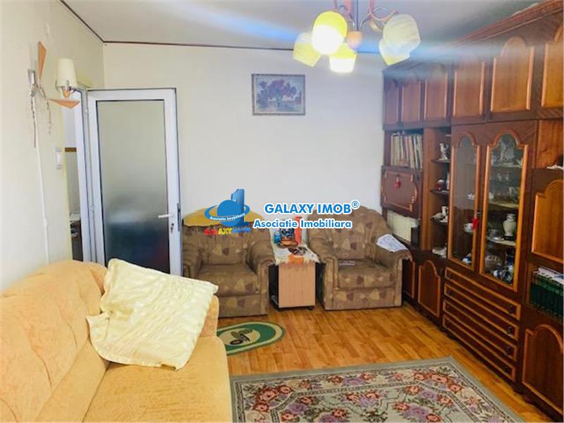 Vanzare apartament 4 camere, in Ploiesti, zona Malu Rosu