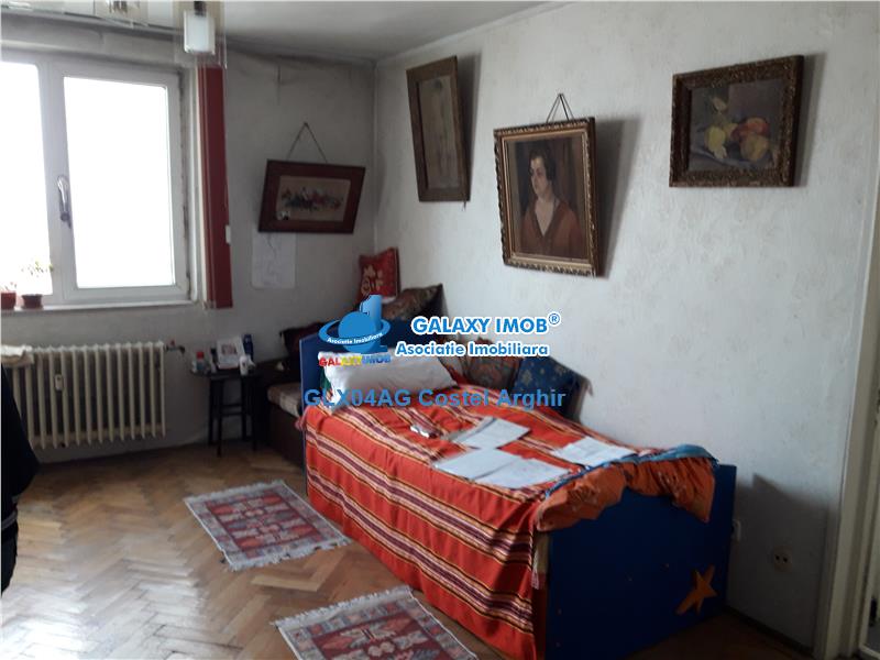 Vand apartament cu 3 camere cf 1 SD  et 10 zona Odobescu