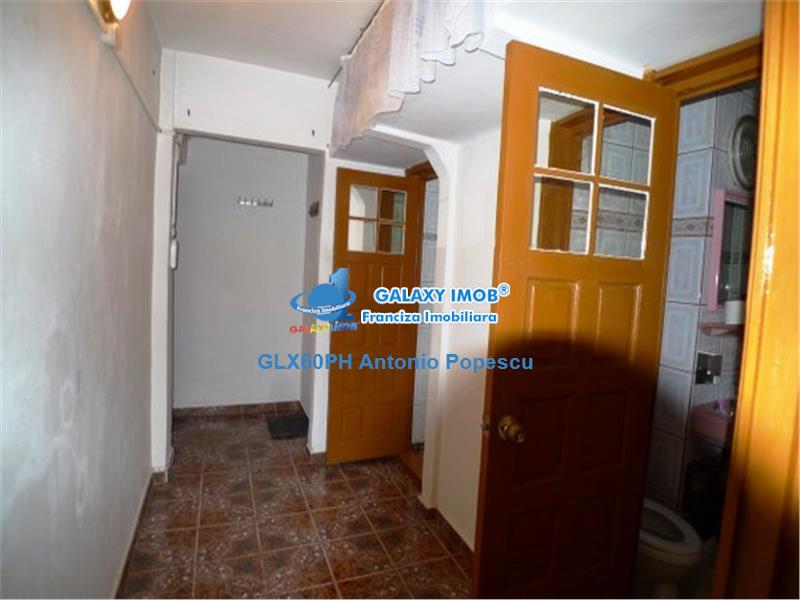 Vanzare apartament 2 camere, in Ploiesti, zona Vest, semidecomandat
