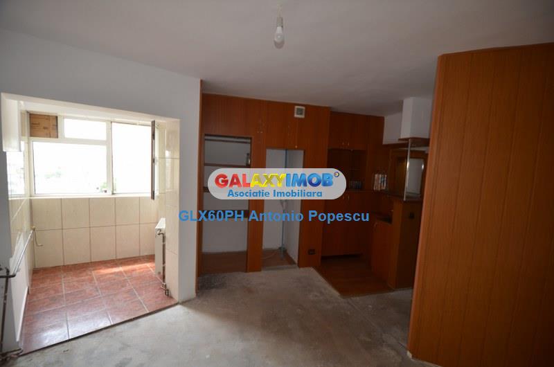 Vanzare apartament 3 camere, in Ploiesti, zona Caraiman, decomandat