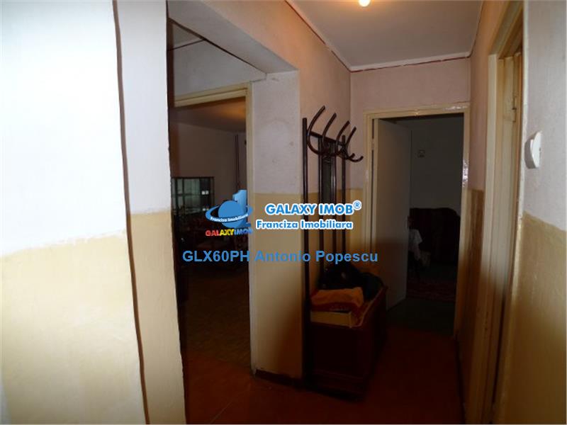 Vanzare apartament 3 camere, in Ploiesti, zona Vest, decomandat