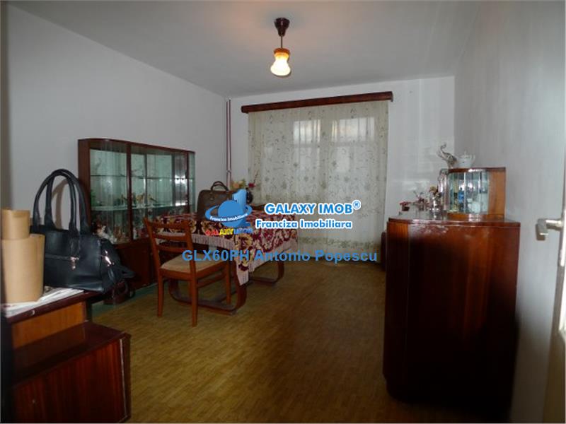 Vanzare apartament 3 camere, in Ploiesti, zona Vest, decomandat
