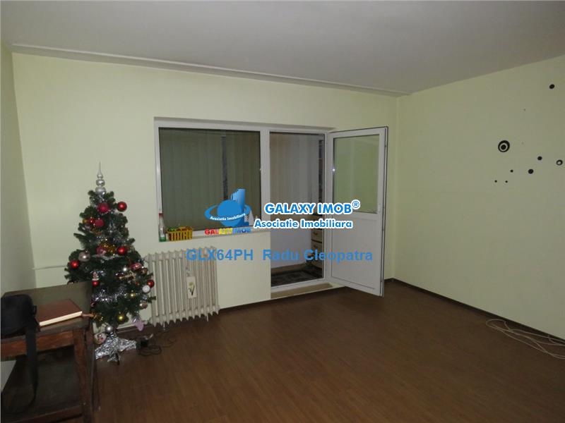Vanzare apartament 3 camere, Ploiesti, zona Enachita Vacarescu