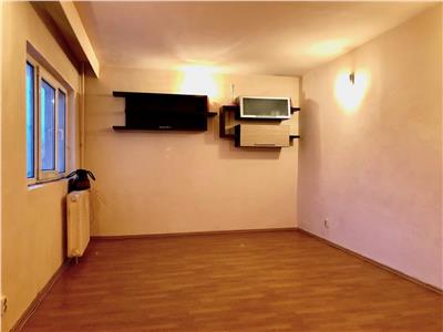Apartament 3 camere, 2 gr. sanitare, Malu Rosu stradal, Ploiesti
