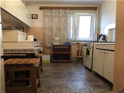 Apartament 3 camere -vanzare -67000 euro drumul taberei str.sibiu