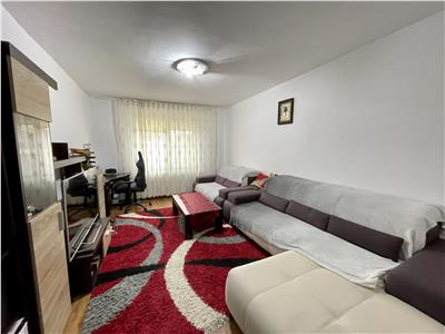 Apartament cu 3 camere, decomandat, in 7 noiembrie, str. marasti