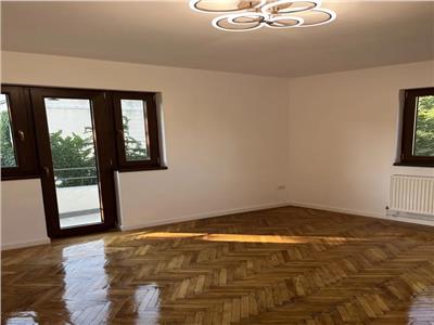 Inchiriere apartament 3 camere etaj 1 in vila  Calea Calarasilor birou