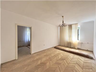 Apartament 3 camere 77 mp, boxa, Bulevardul Castanilor Sud, Ploiesti