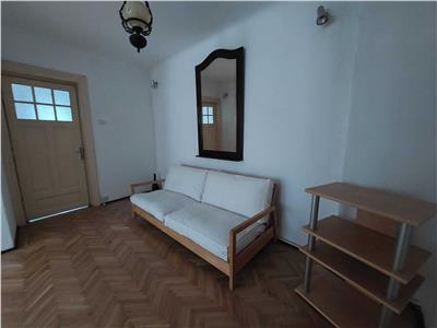 Inchiriere apartament 4 camere etaj 1 in vila Mitropolie/Piata Unirii