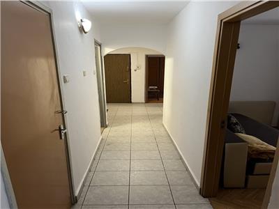 Apartament 3 camere de vanzare bloc 1983 zona Dristor - Istriei