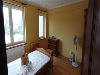 Apartament 3 camere, in vila, zona Alba Iulia rond