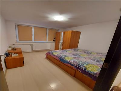 Apartament 4 camere, semidecomandat, confort 2, str. apusului