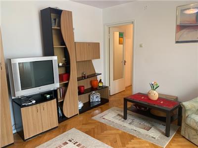 Inchiriere apartament 3 camere, in Ploiesti, zona Vest