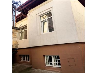 Inchiriere casa complet renovat interior/exterior Calea Calarasilor