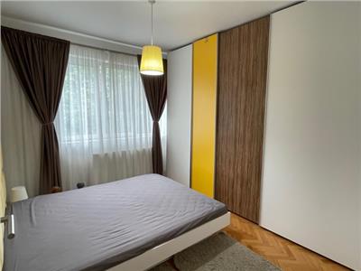 Vanzare apartament 3 camere, in Ploiesti, zona Democratiei